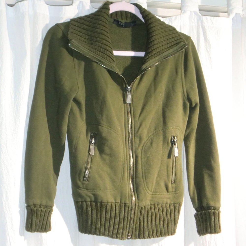 FOREVER 21 GREEN BOMBER JACKET (small)